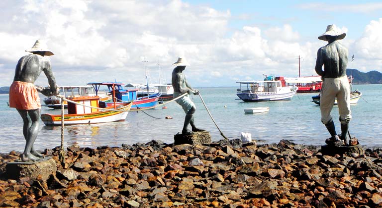 escultura-pescadores-buzios