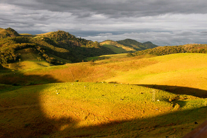 Vista do mirante Vale Encantado. Foto: Cris Isidoro / Diadorim Ideias.