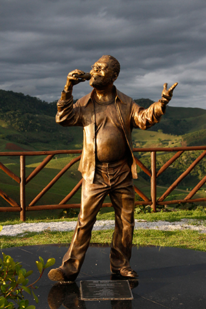 Estátua de Martinho da Vila. Foto: Cris Isidoro / Diadorim Ideias. Divulgação.